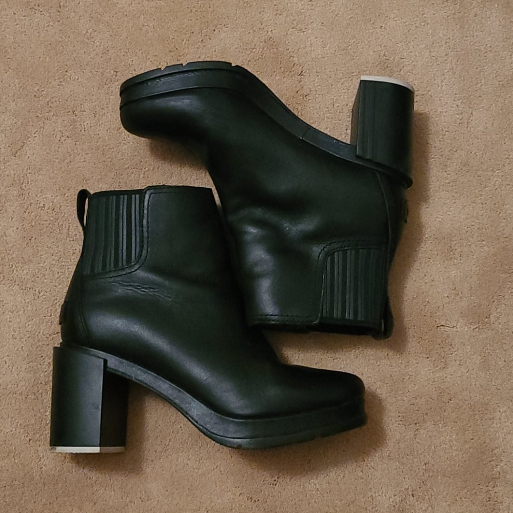 Sorel platform bootie